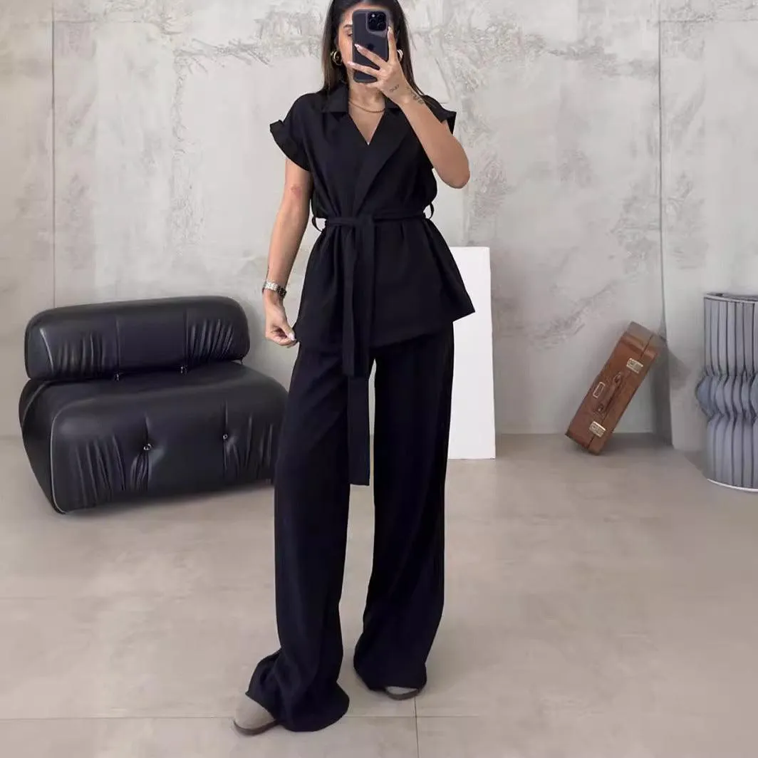 Chic casual sleeveless outfit for women