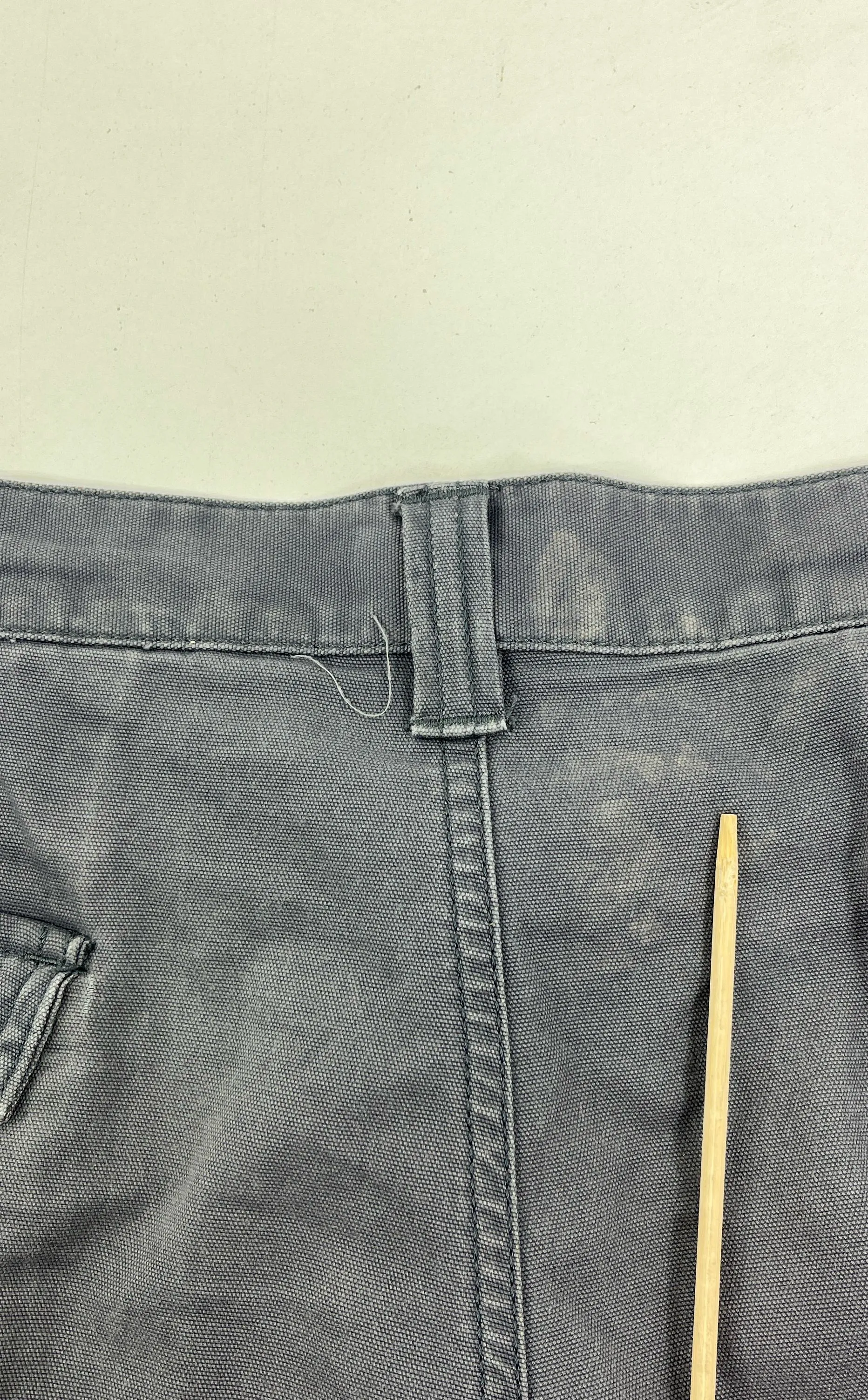 Men's Carhartt Relaxed Fit Grey Cargo Style Shorts - Size 44