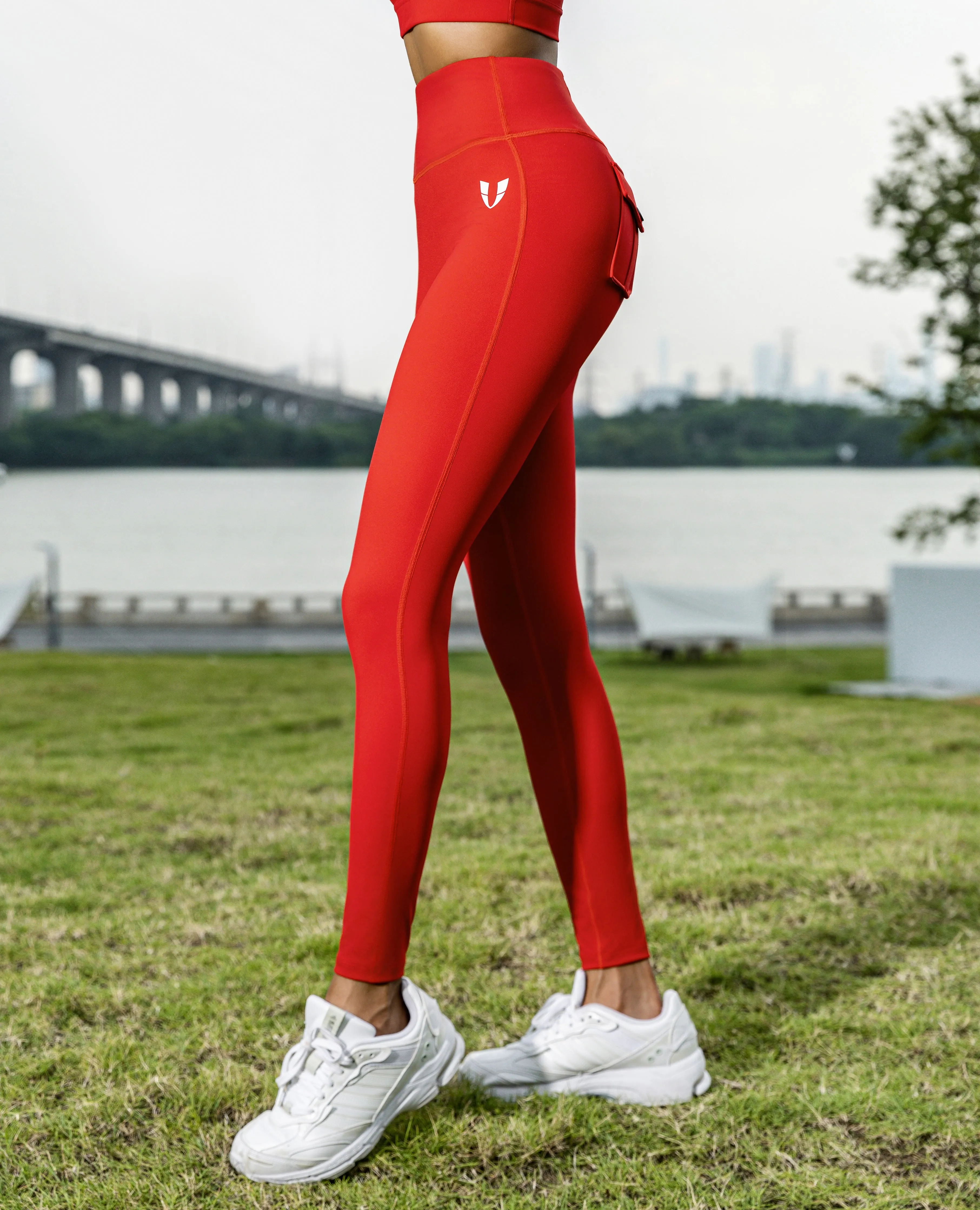 Powerful Belted Cargo leggings - Red